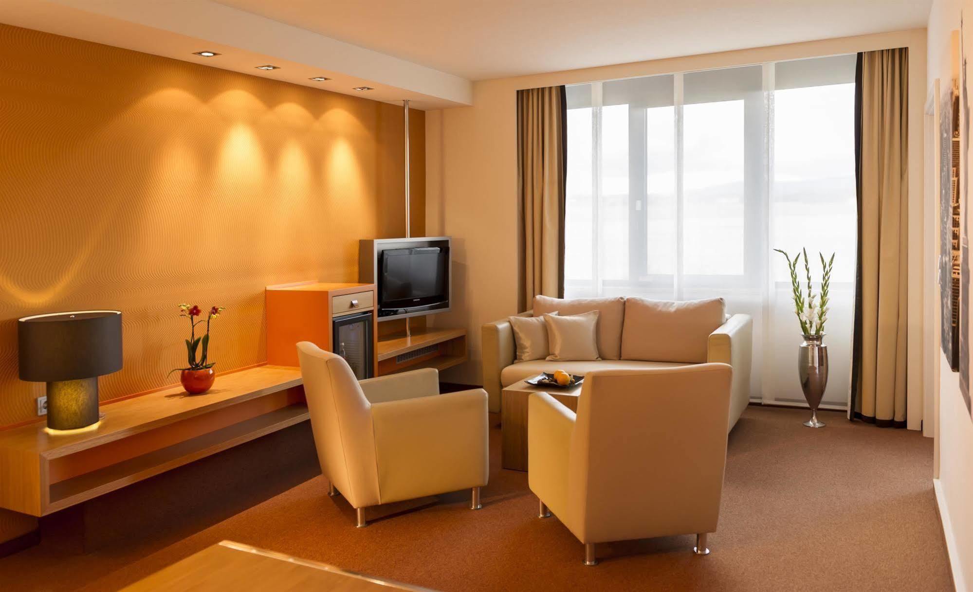 Dorint Main Taunus Zentrum Frankfurt Sulzbach Sulzbach  Ngoại thất bức ảnh